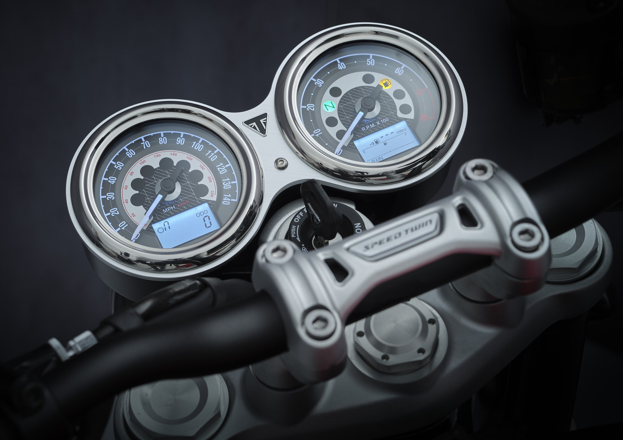 Triumph 2021 Speed Twin Details 01
