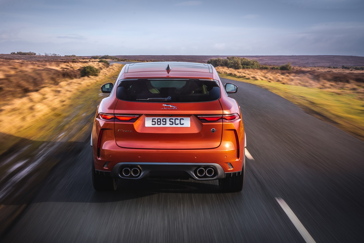 Jaguar F Pace Svr Traseira 3