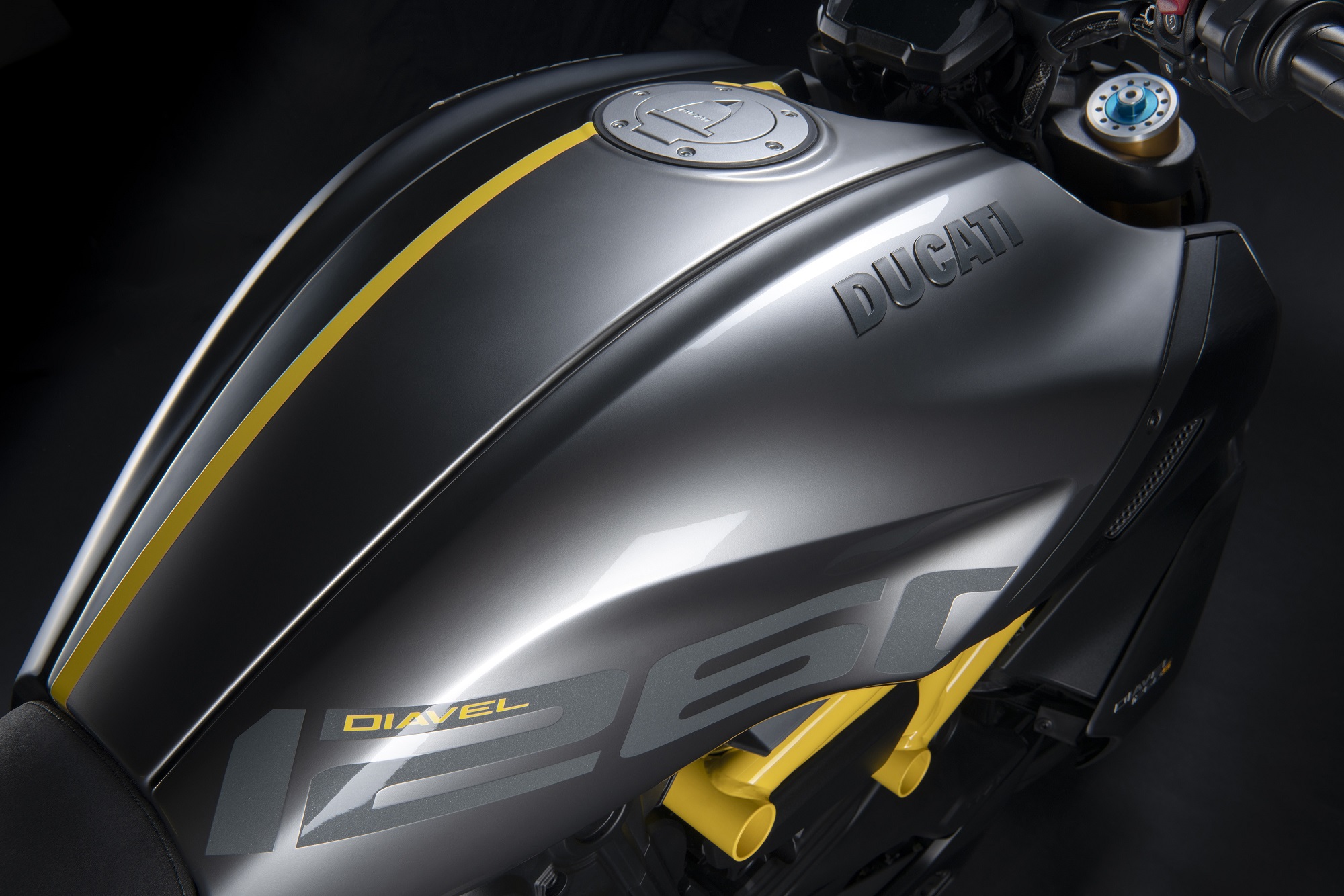 Ducati Diavel Black And Steel 5