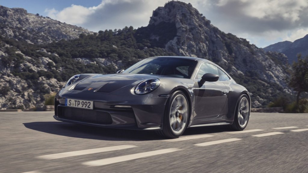 Porsche 911 Gt3 Touring 01 1536x864