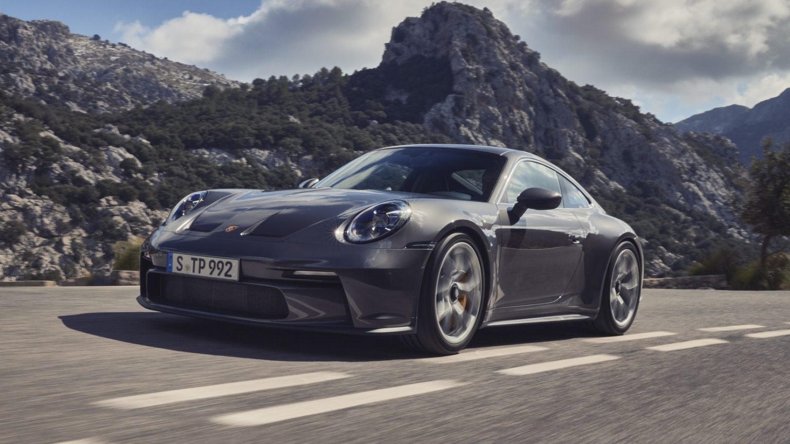 Porsche 911 Gt3 Touring 01 1536x864