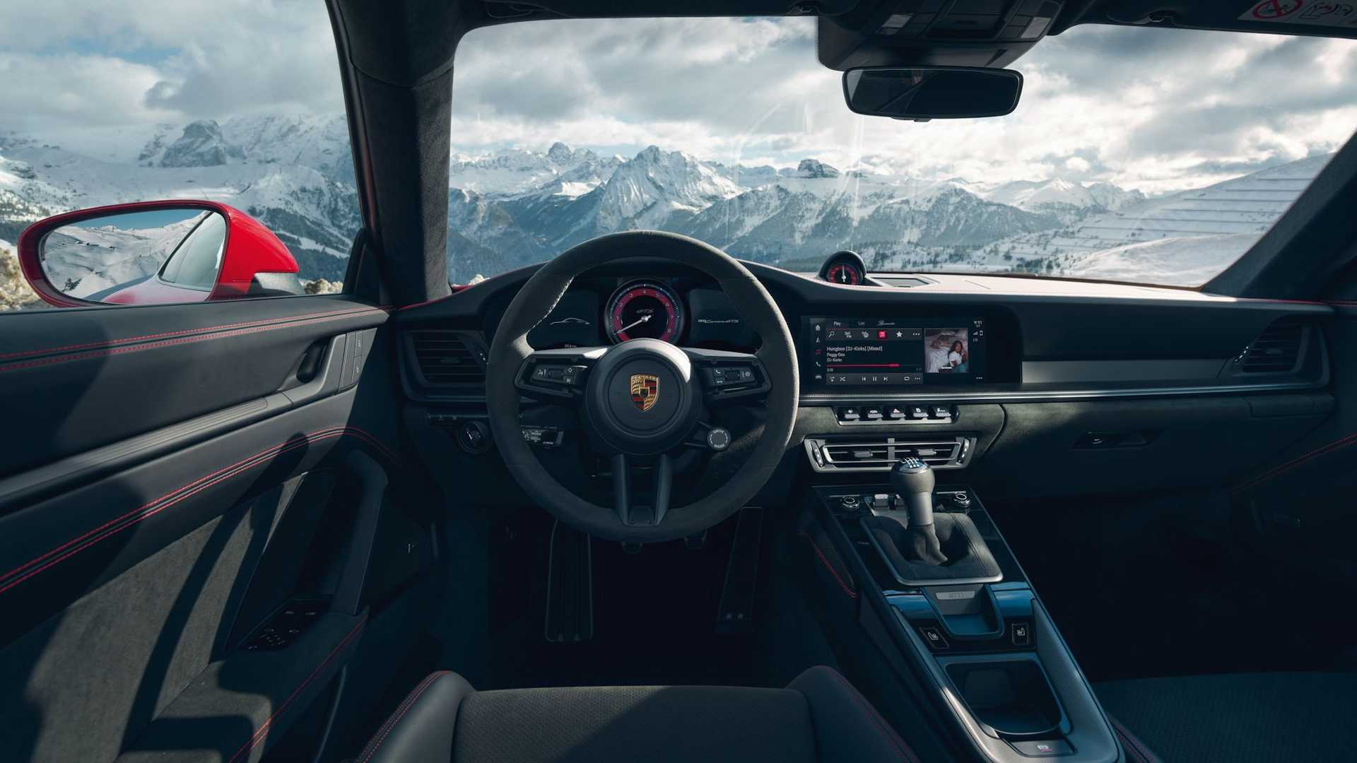 2022 Porsche 911 Carrera Gts Interior (1)