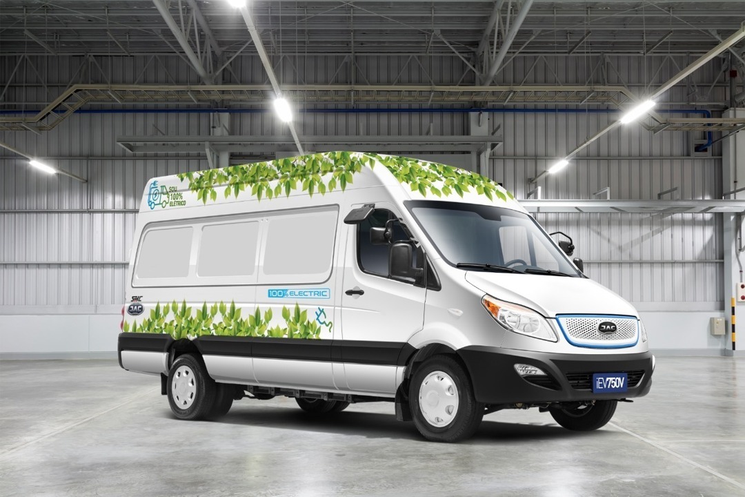 Jac iEV750V