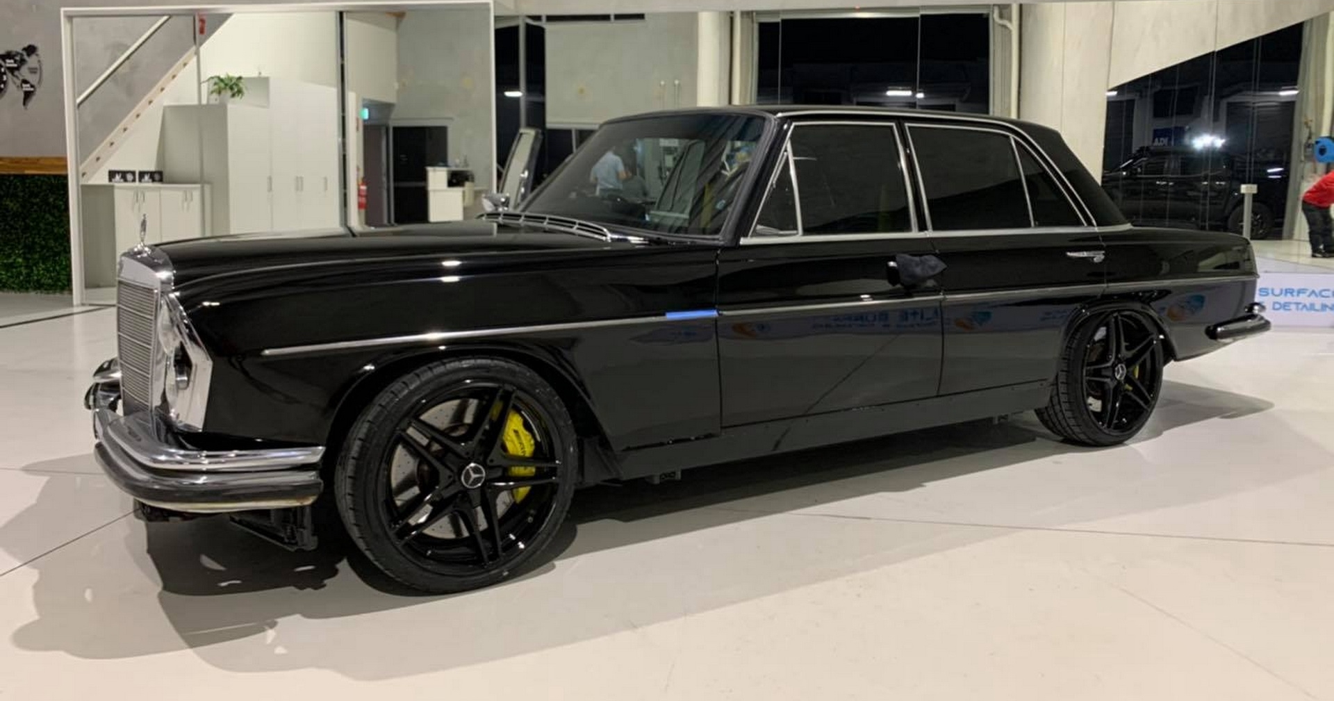 Mercedes W108 Restomod 3