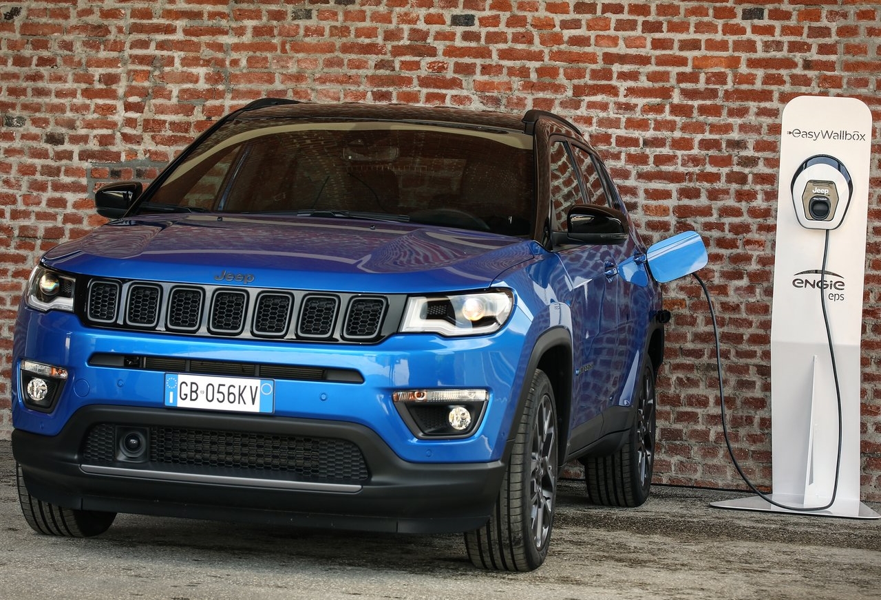 Jeep Compass 4xe virá da Itália