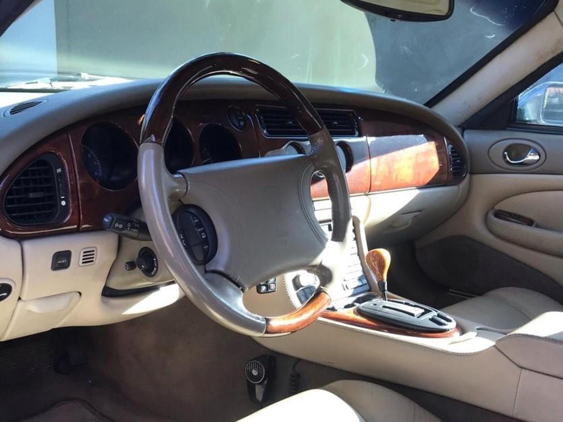 Jaguar Xk8 4.0 Coupe V8 32v Gasolina 2p Automatico Wmimagem16313071631