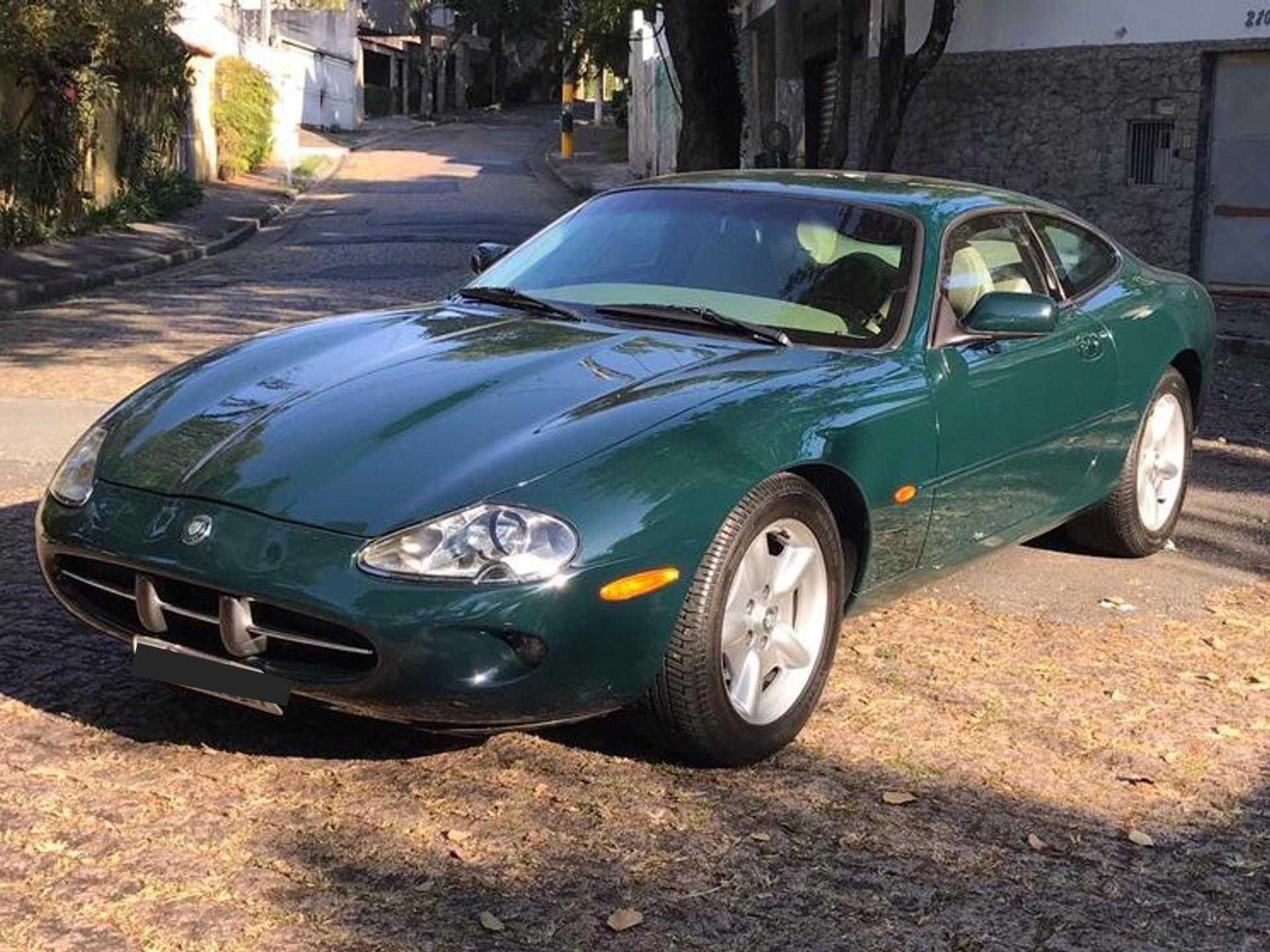 Jaguar Xk8 4.0 Coupe V8 32v Gasolina 2p Automatico Wmimagem18574079335