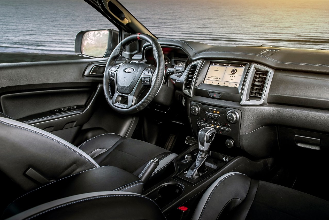 Interior da Ranger Raptor tem poucas diferenças em relação às demais versões