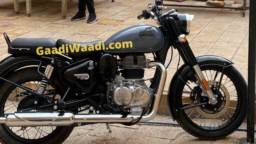 Royal Enfield Classic 350 2022 (3)