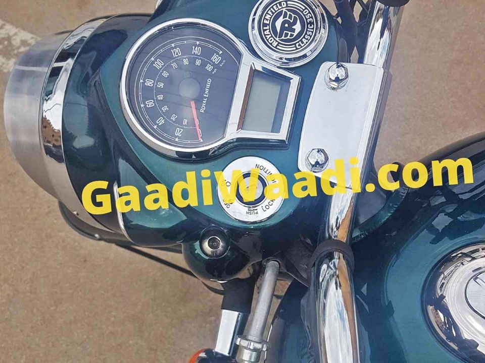 Royal Enfield Classic 350 2022 (4)