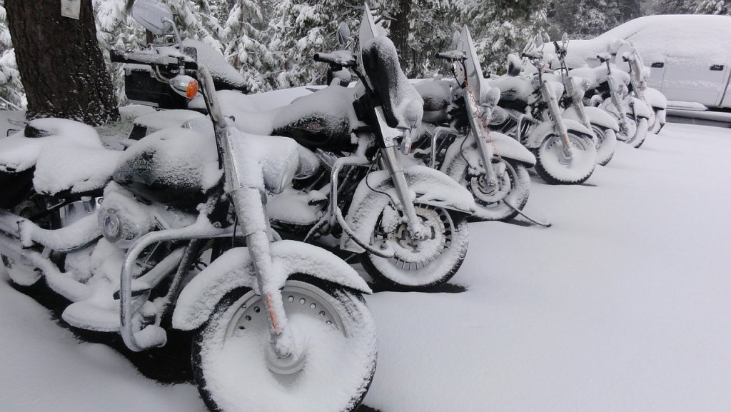 Harley Davidson Motorcycles Snow 1 (1)