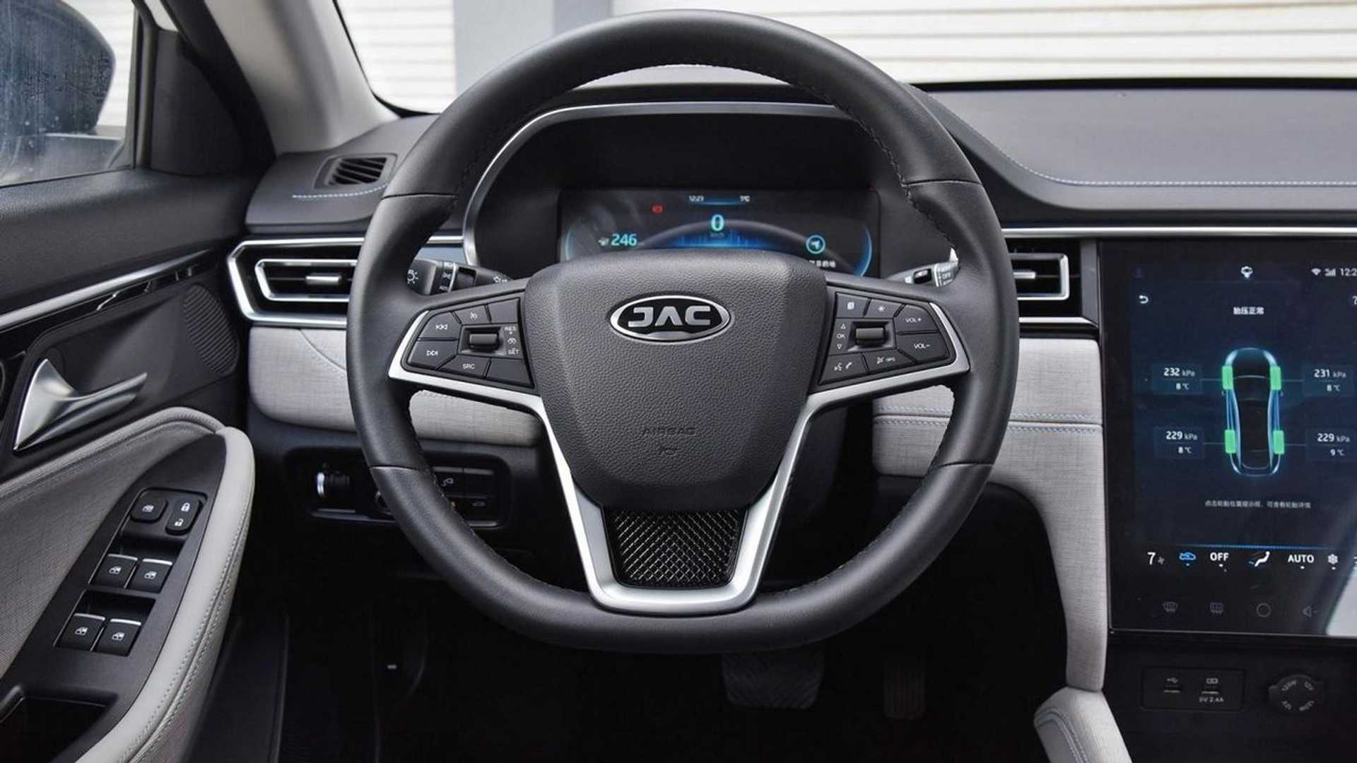 JAC iC5