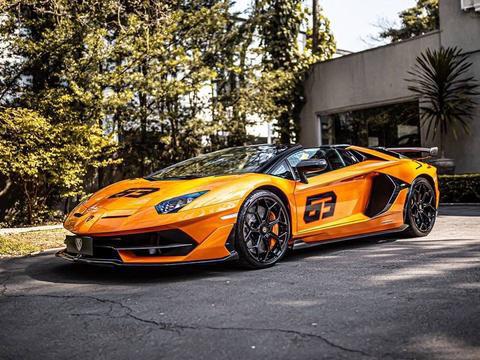 Lamborghini Aventador