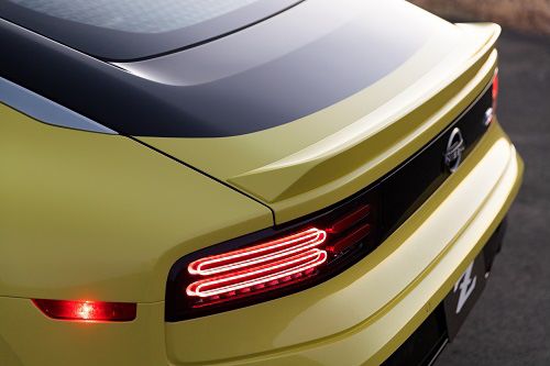 Nissan Z Traseira Amarela