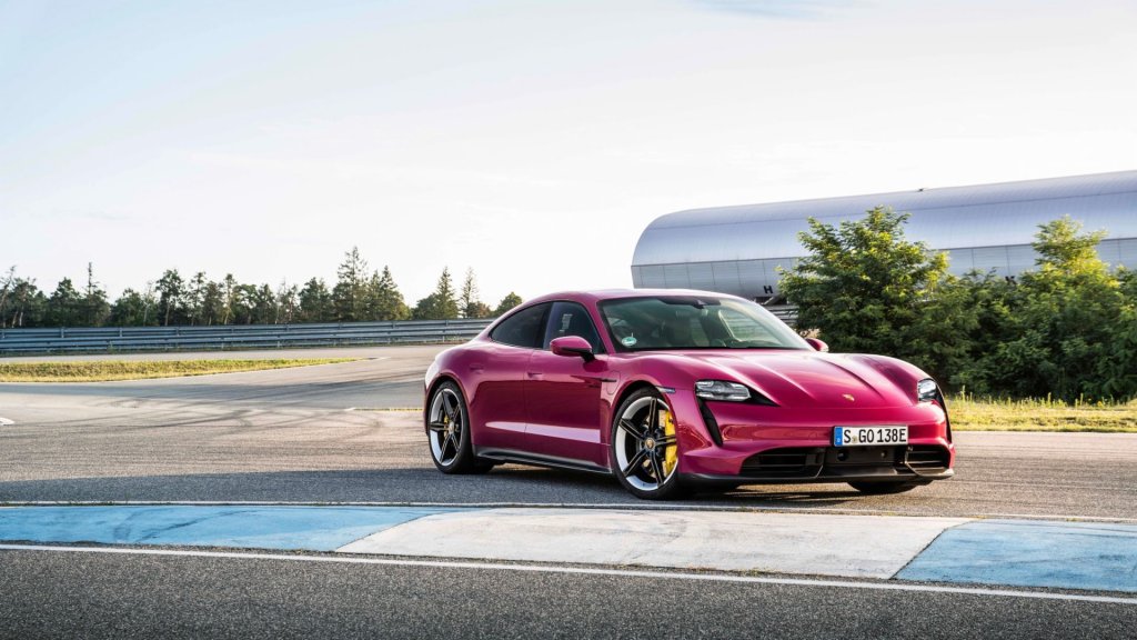 Porsche Taycan 2022 (2)