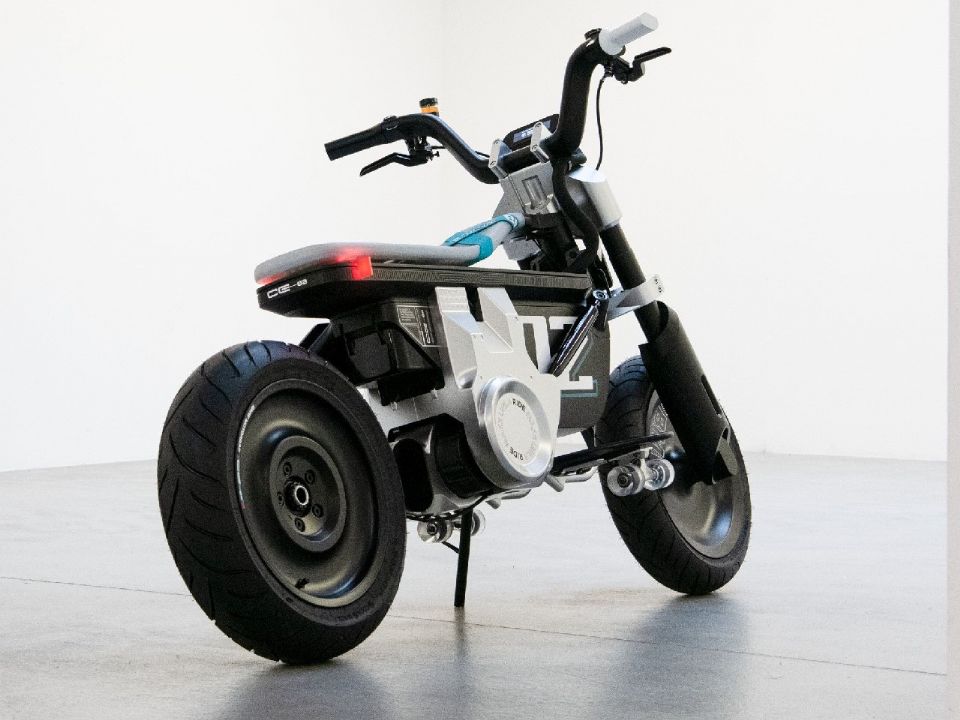 Bmw Ce 02 (1)