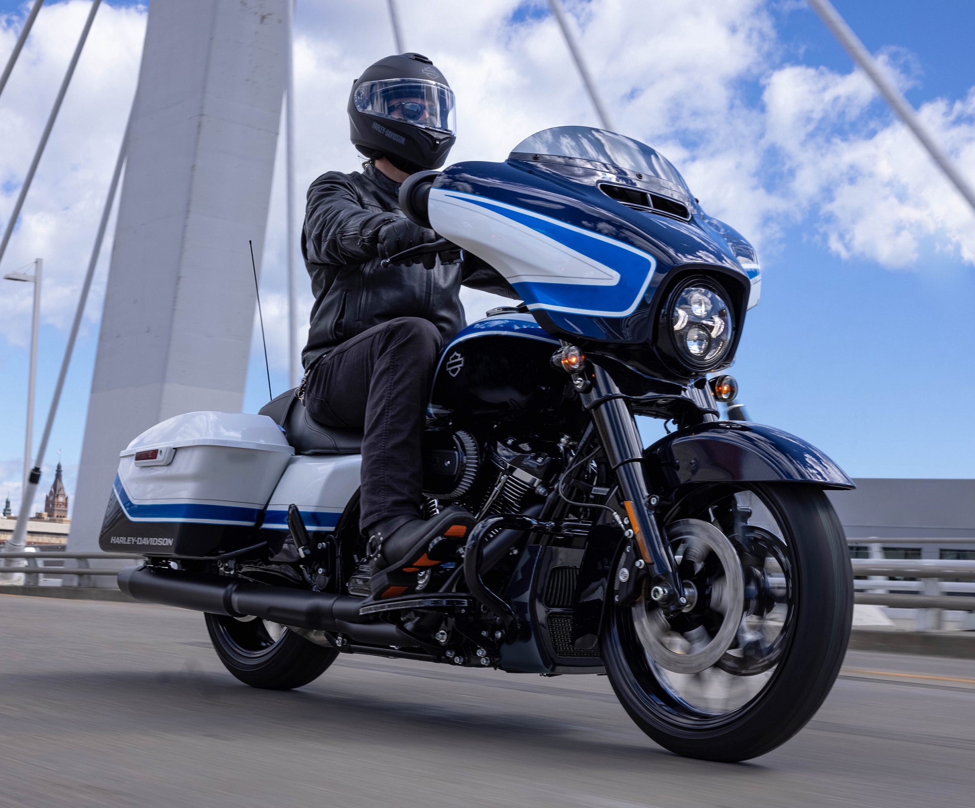 2021 Street Glide Arctic Blast