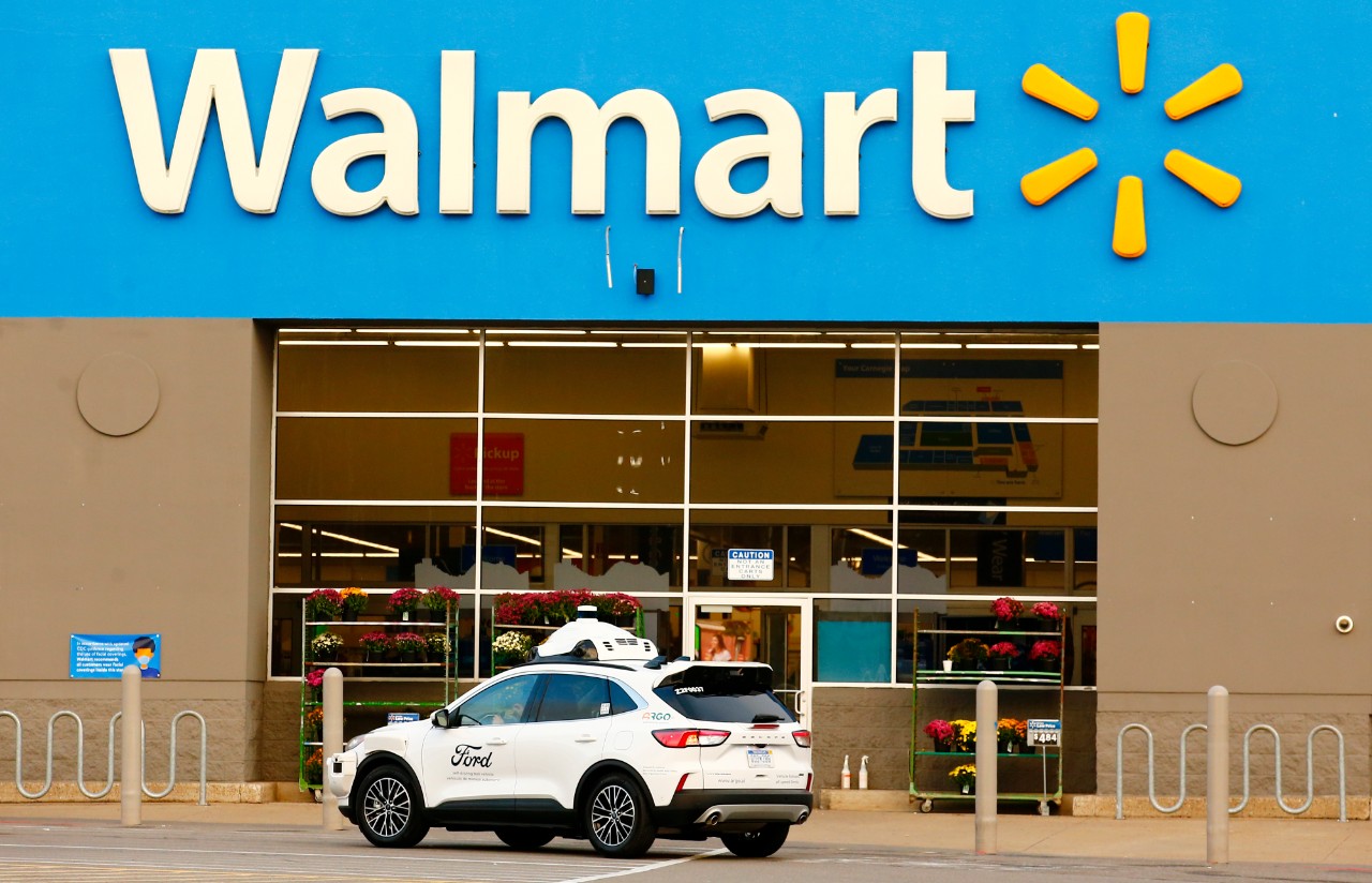 Ford Lança Serviço De Entrega Com Carro Autônomo Ford Escape Walmart (1)