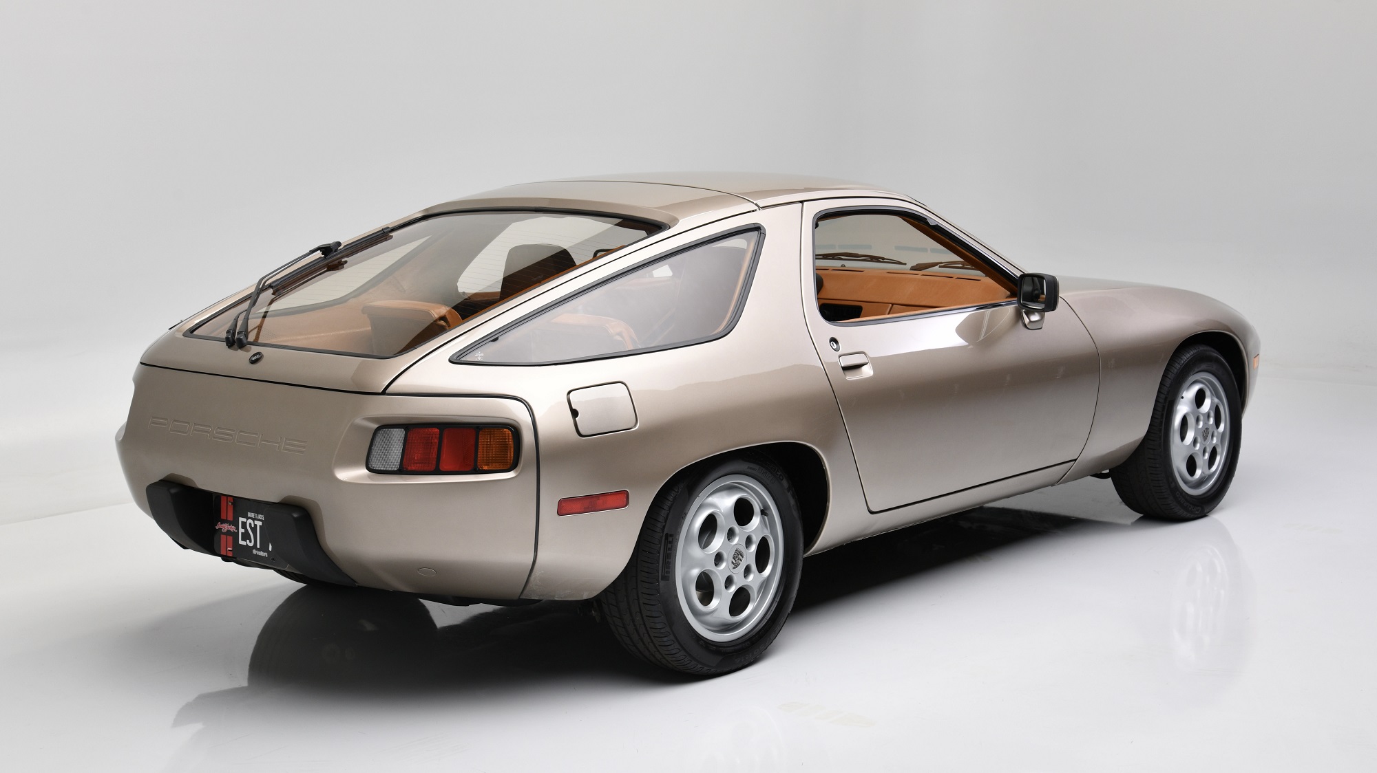 Porsche 928 ano 1979 do filme "Negócio Arriscado" restaurado