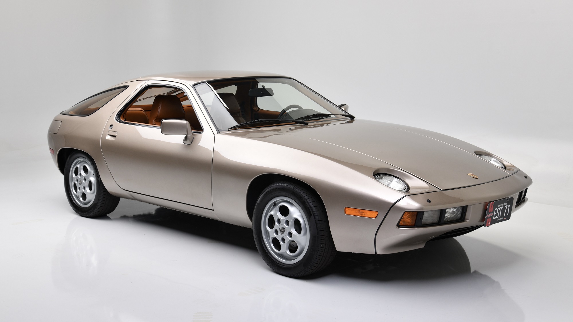Porsche 928 ano 1979 do filme "Negócio Arriscado" restaurado