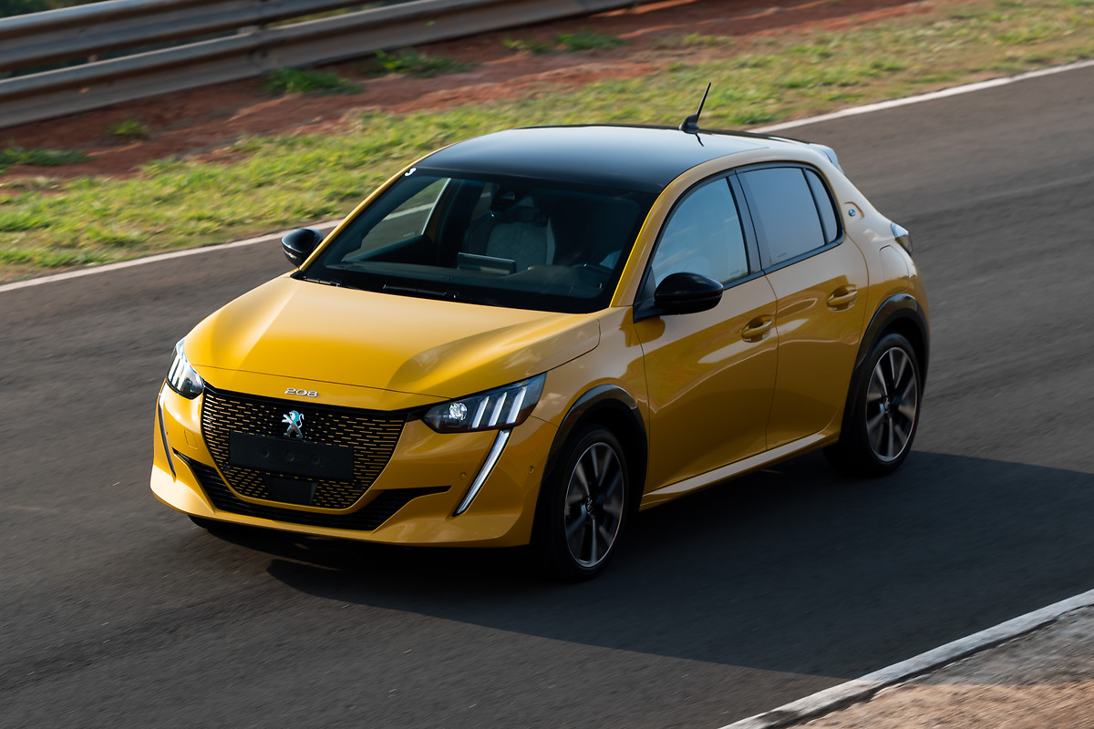 Peugeot E 208 Gt (5)