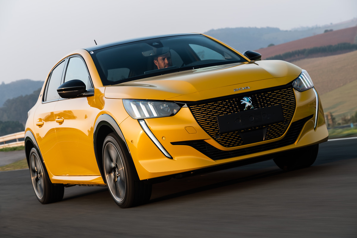Peugeot E 208 Gt (1)