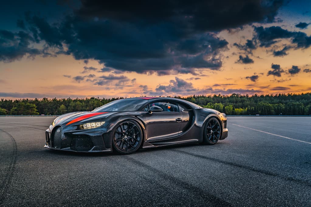 Chiron Super Sport 300+, o Bugatti mais rápido da história