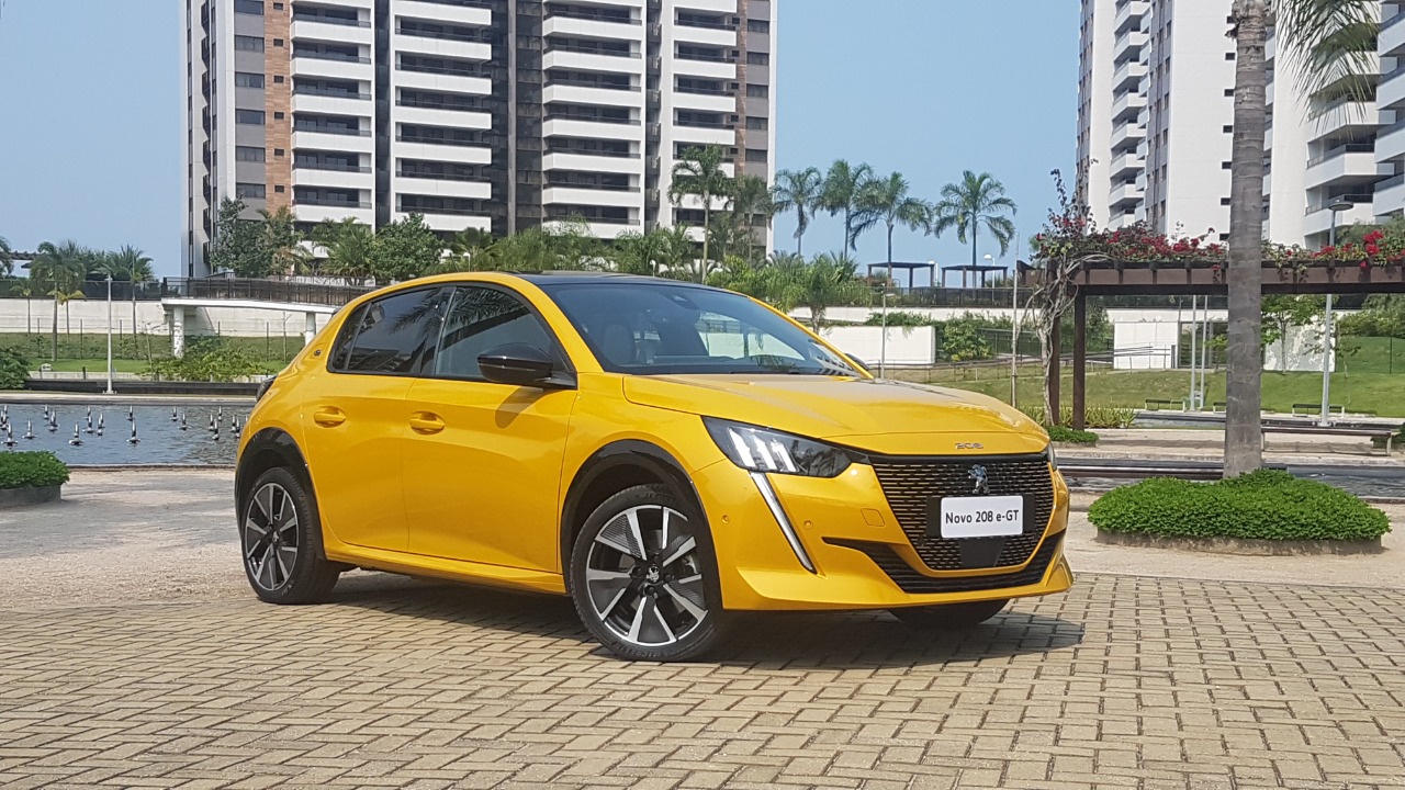Peugeot E 208 Gt (6)