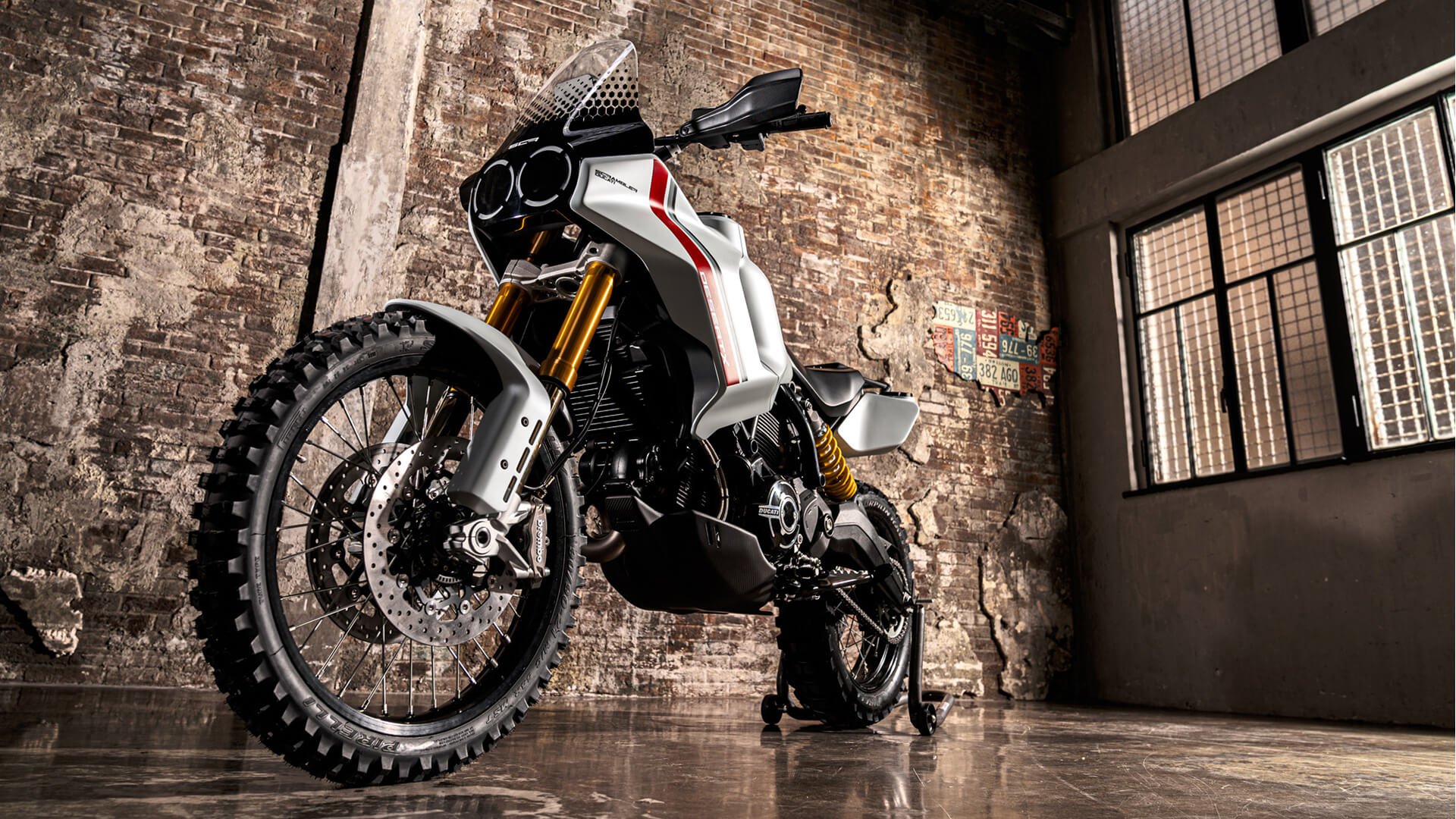 Ducati Desert X (2)