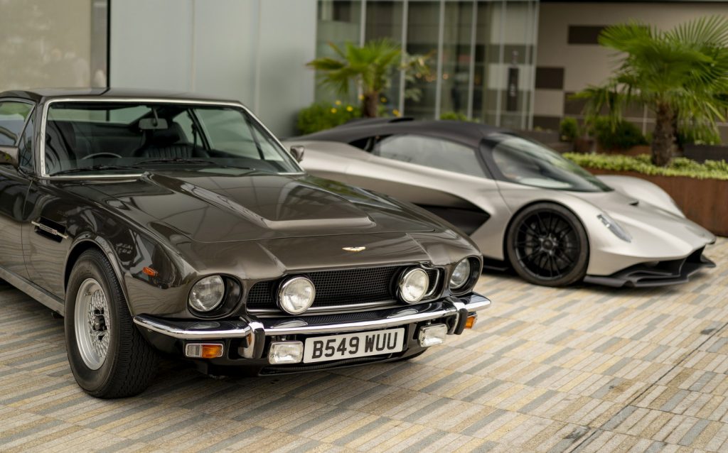 Bond 02 1024x638