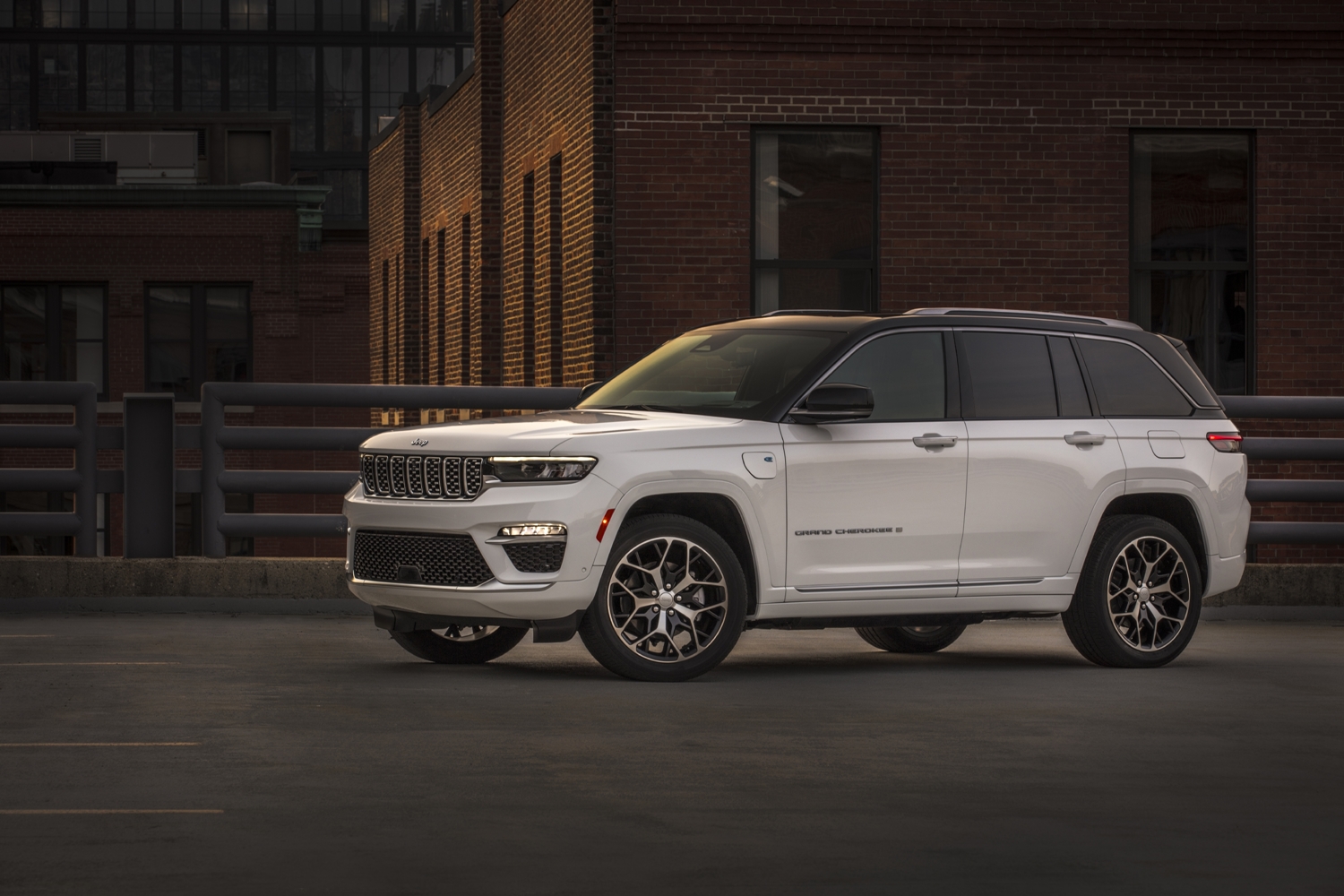 All New 2022 Jeep® Grand Cherokee Summit Reserve