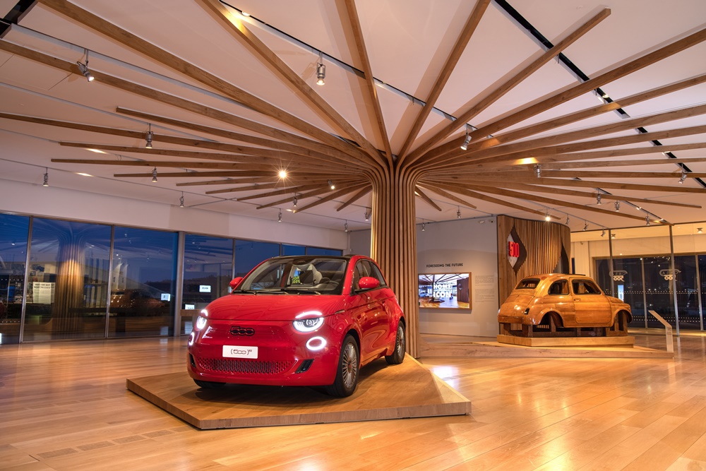 Fiat (503)red