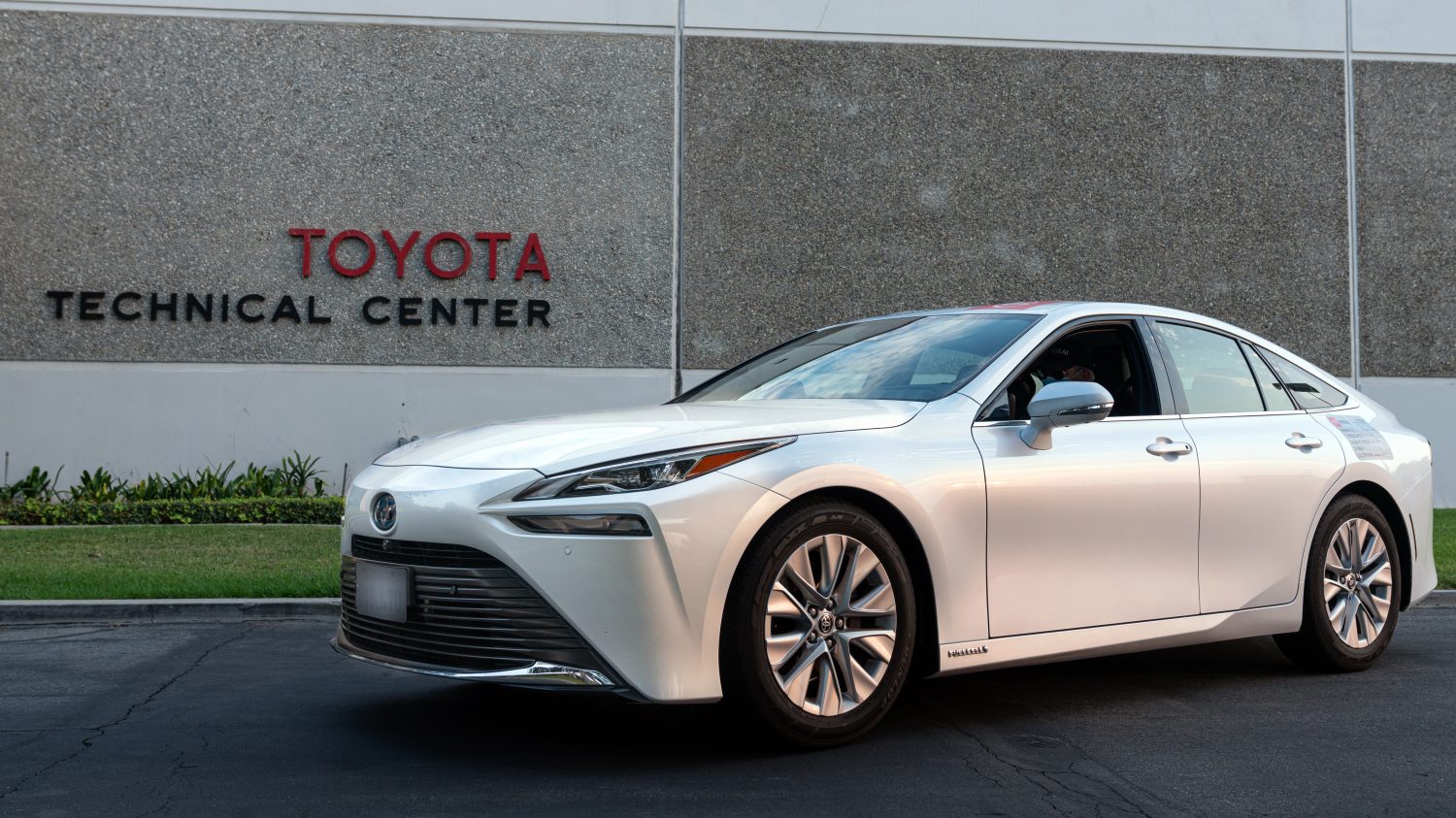 2021 Toyota Mirai Guiness Record 37 Rt 1500x843
