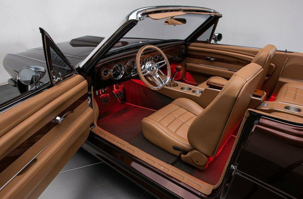 Ford Mustang Convertible 14