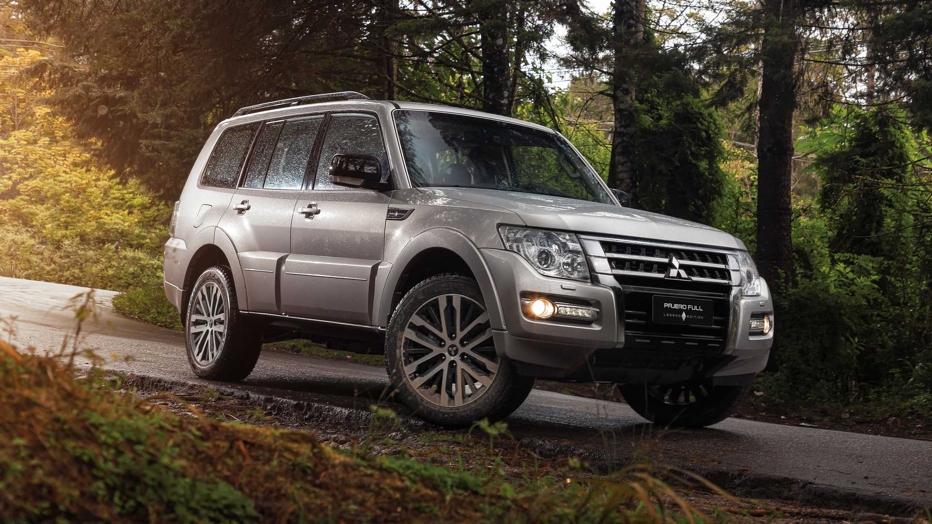 Mitsubishi Pajero Full Legend Edition 2021 (1)