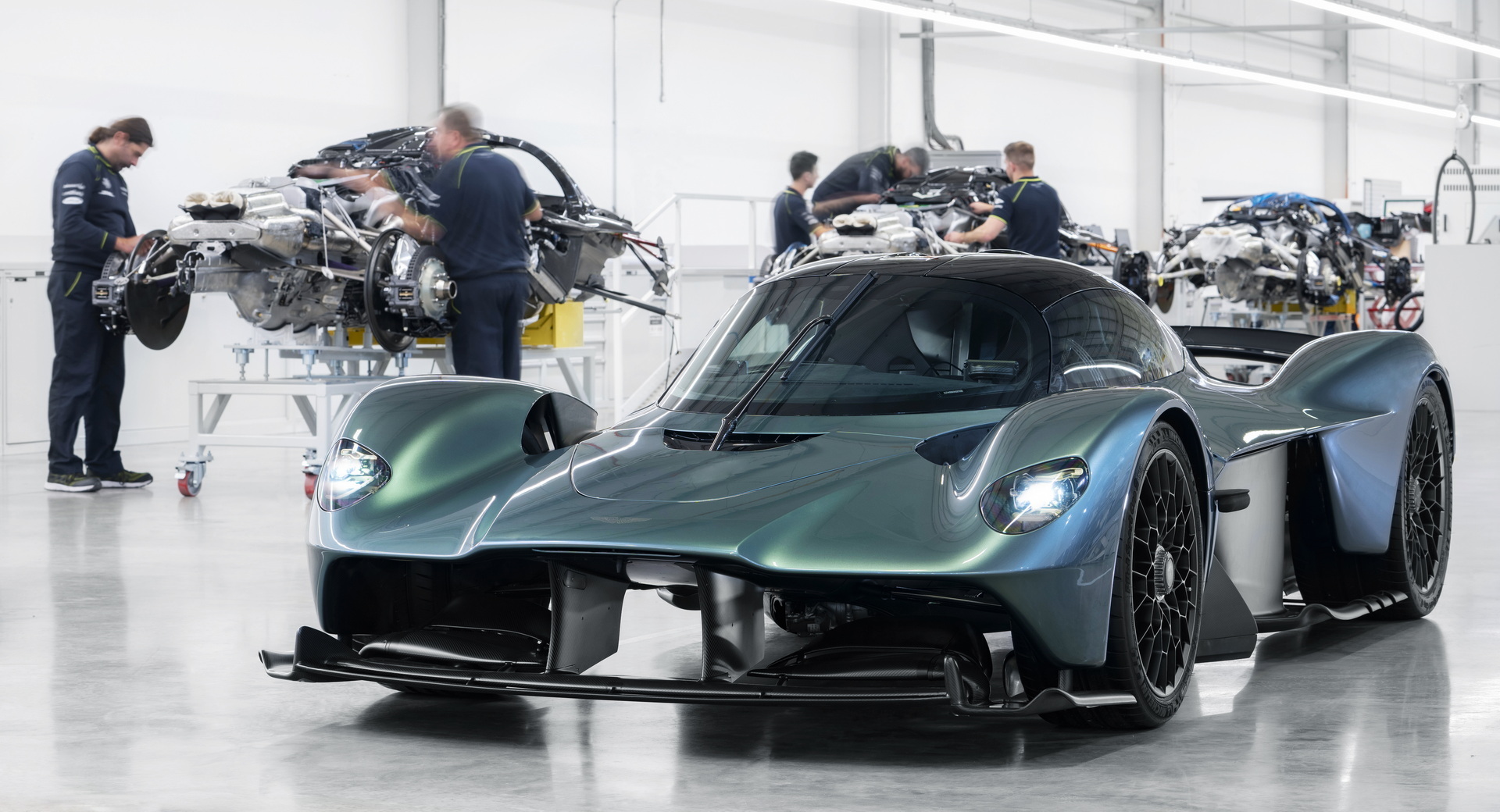 2022 Aston Martin Valkyrie 1