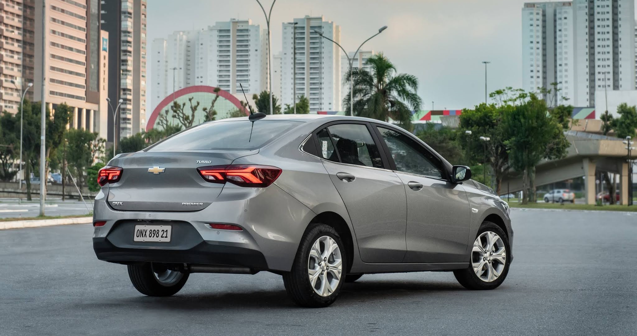 Chevrolet 2021 Onix Premier (3)