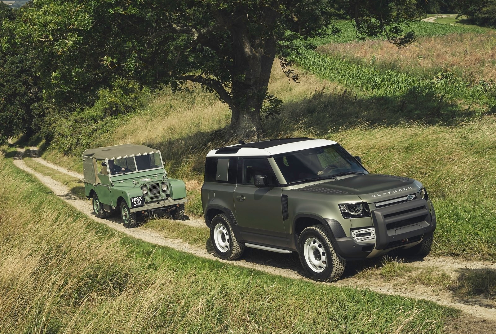 Land Rover Defender 90 2020 1600 43