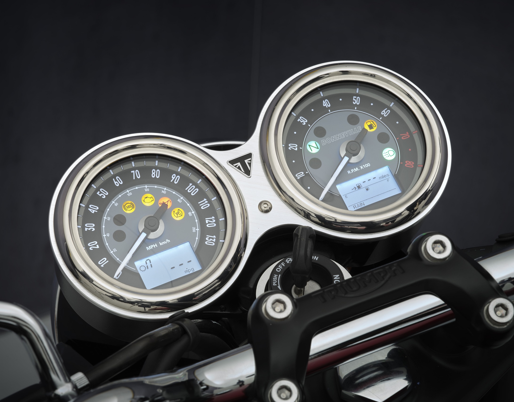 Triumph Bonneville T120 Black 2022 (6)
