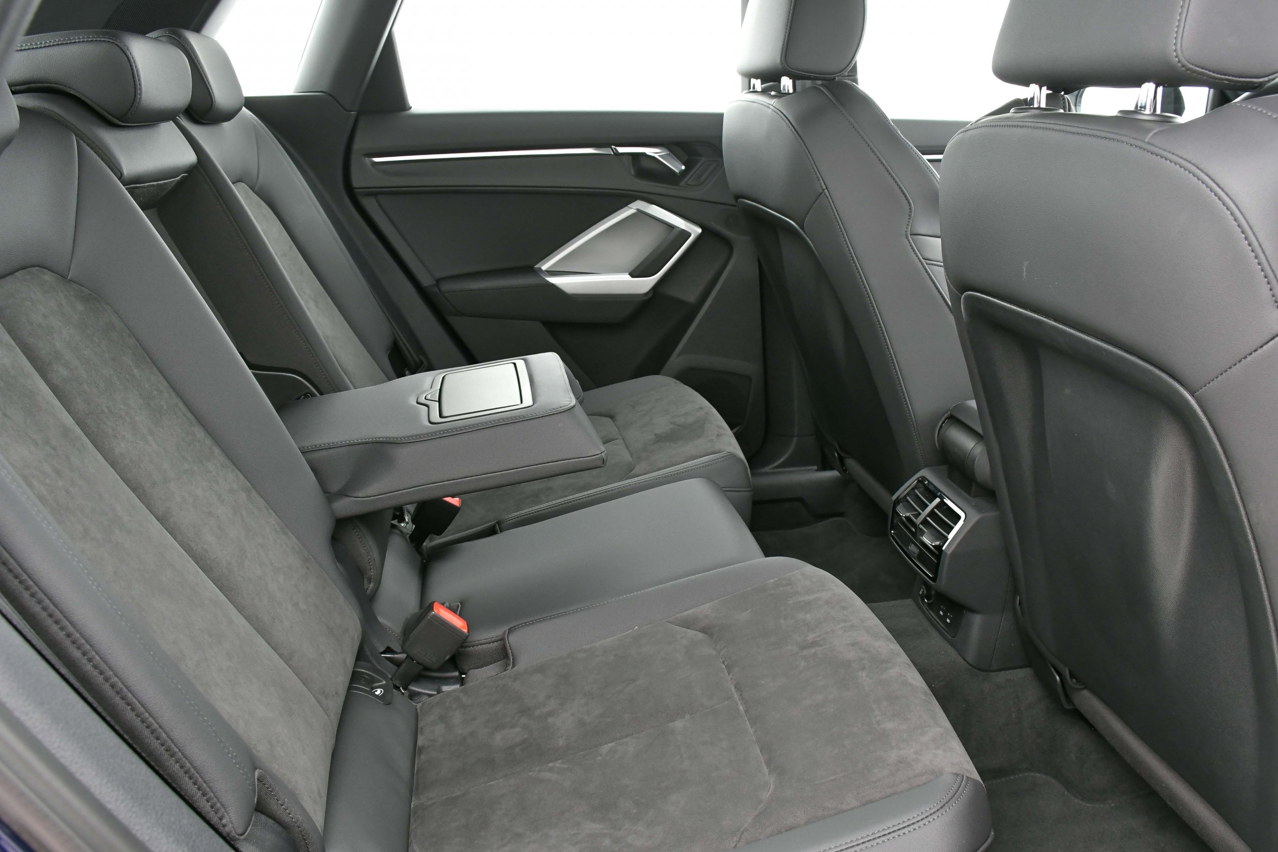 Audi Q3 Black S 35 Tfsi 4542