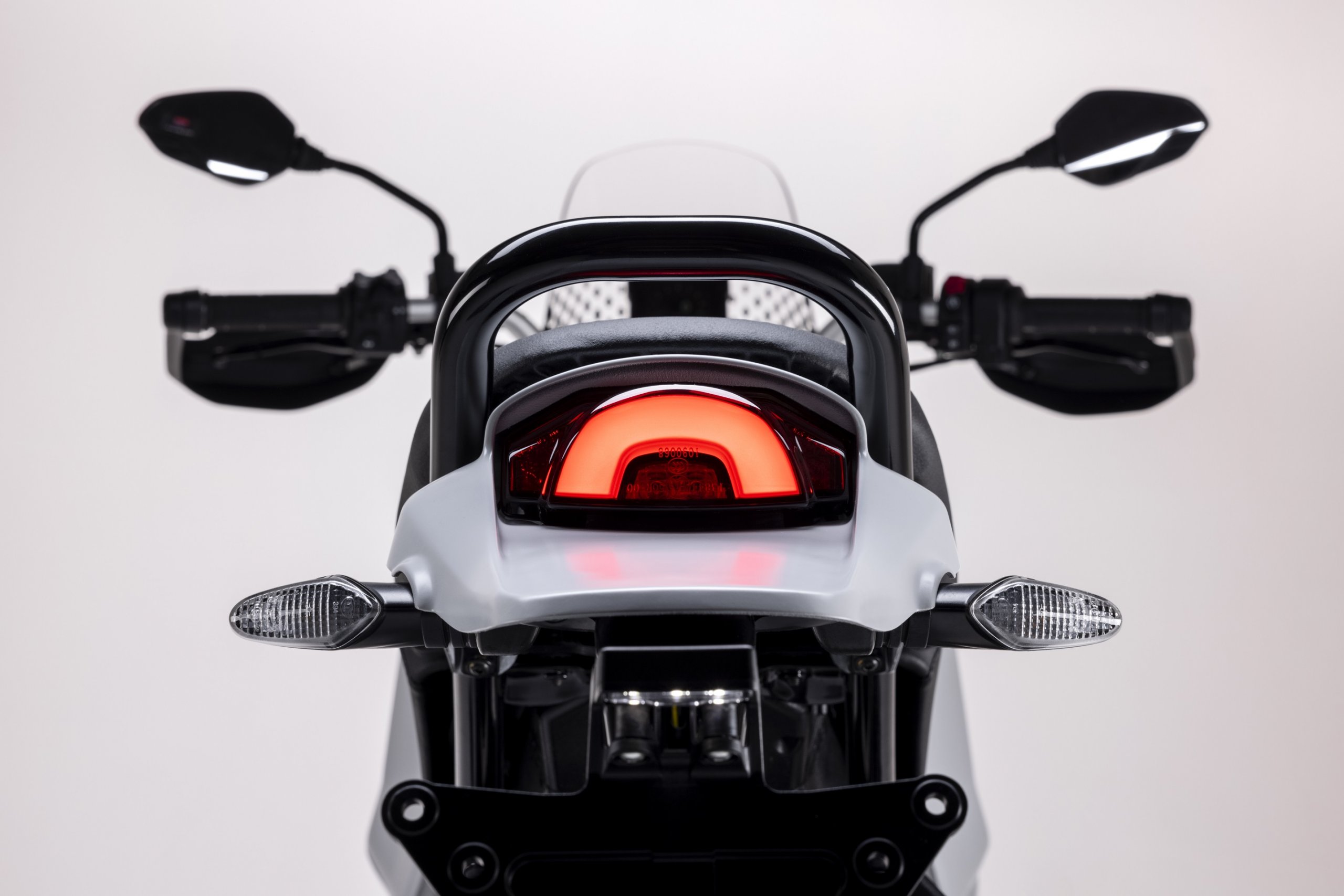 Ducati Desertx (14)