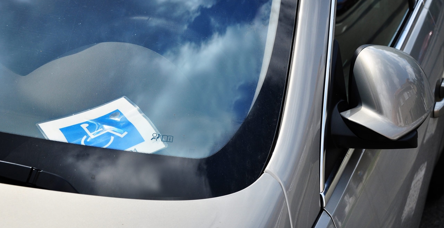 Para Brisa De Carro Com Cartao De Pessoa Com Deficiencia Pcd Scaled