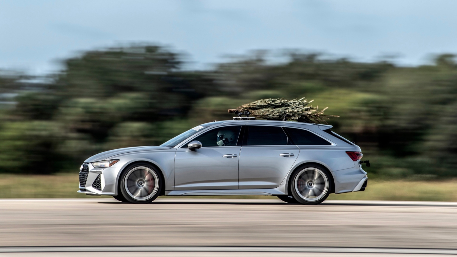 Christmas Tree Reaches 183 Mph Strapped To A Hennessey Tuned Audi Rs 6 Avant 100821651 H 1536x864