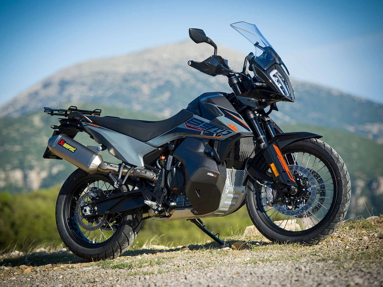 12. Ktm 890