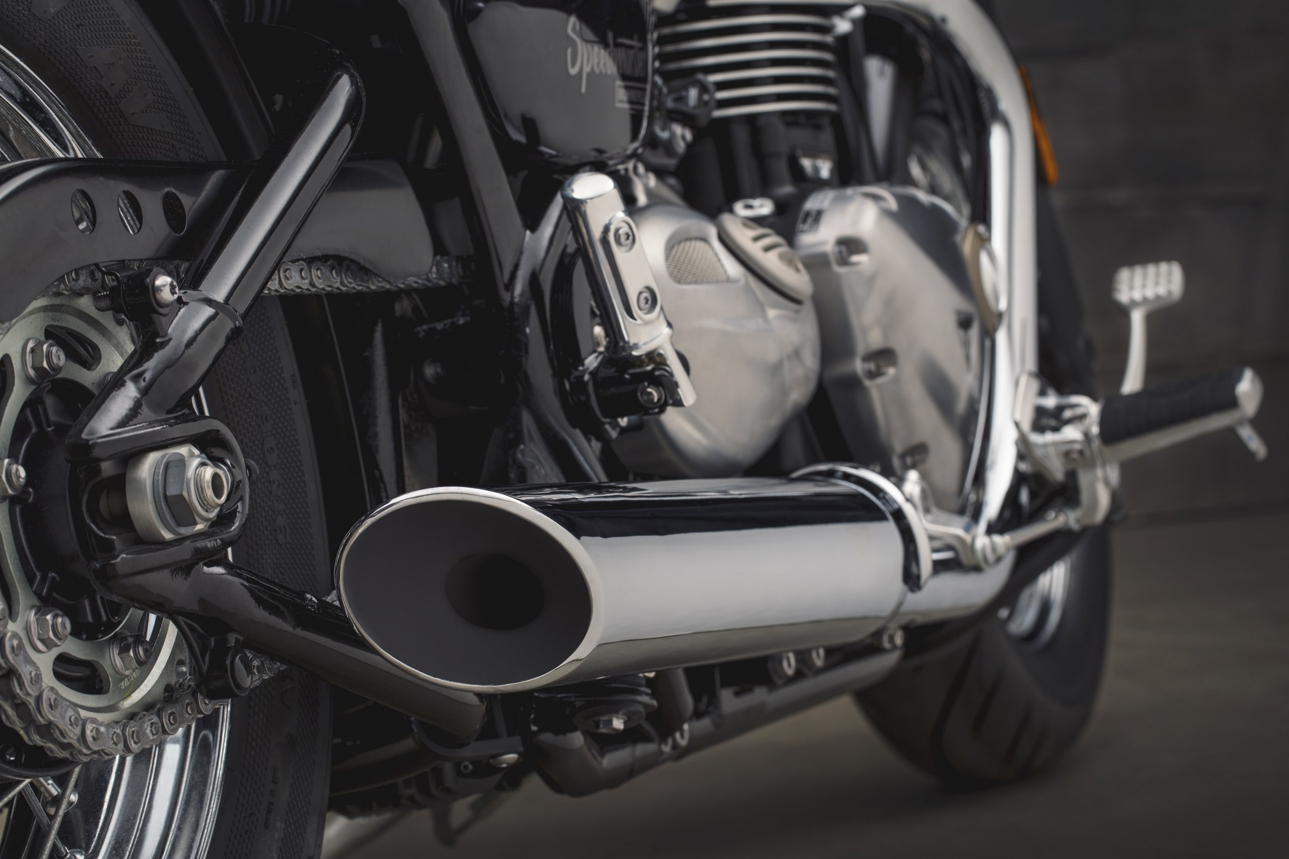 Triiumph Speedmsater 1.200 3