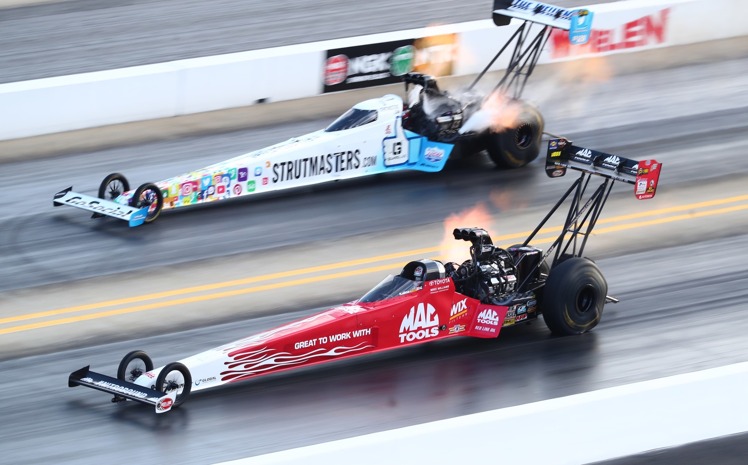 Dragsters Top Fuel Em Prova Da Nhra (credito Toyota)