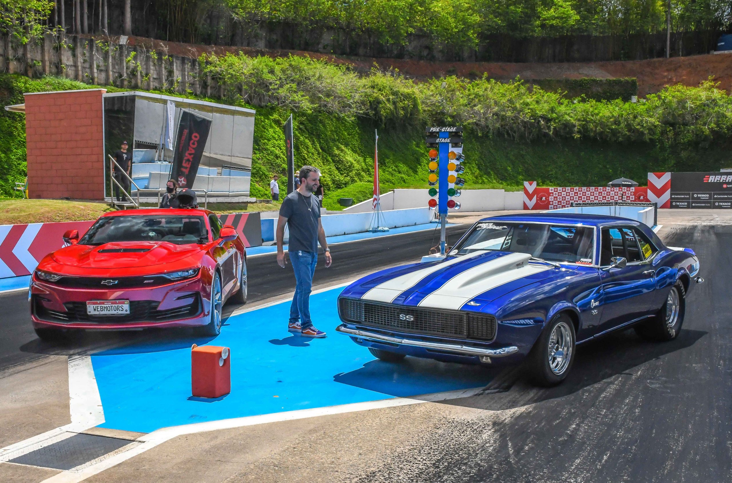 Evento Arrancada 5904 - Chevrolet Camaro 2020 x Camaro 1968
