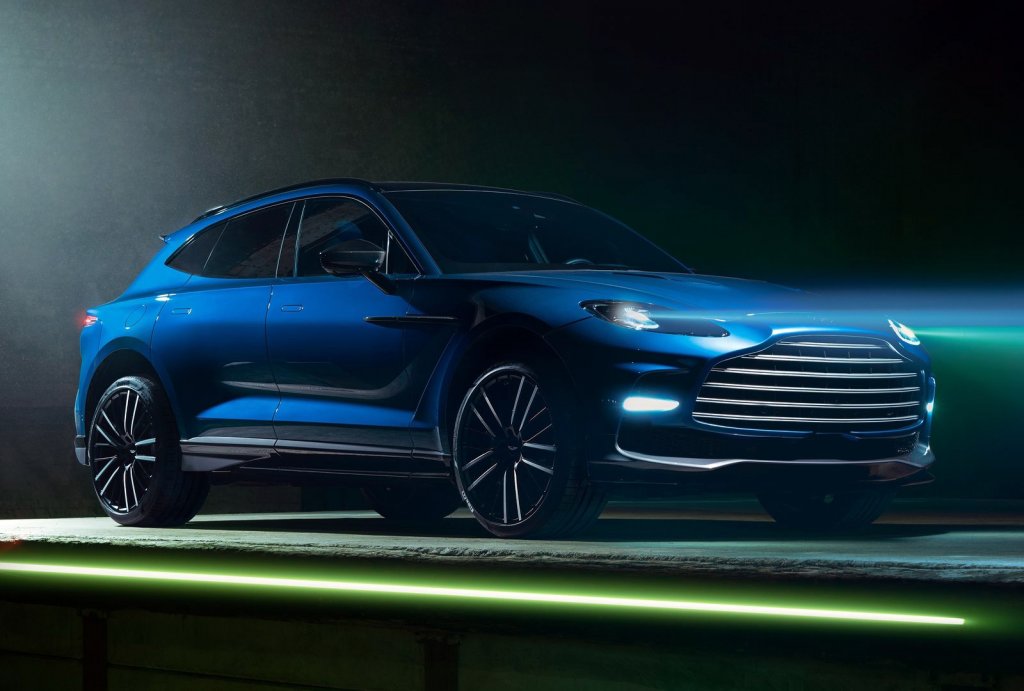 Aston Martin DBX707