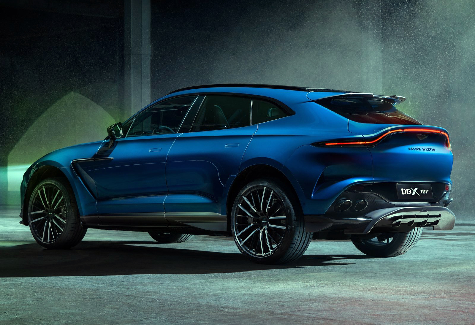 Aston Martin Dbx707 Traseira