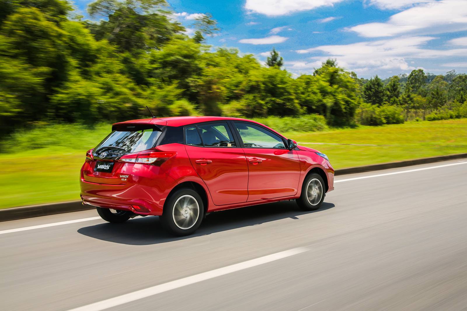Yaris 2023 27